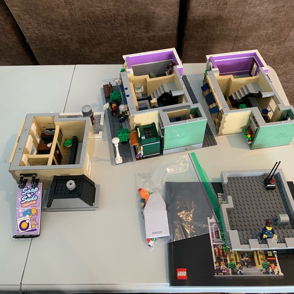 Lego Police Station - Picture 3 of 3